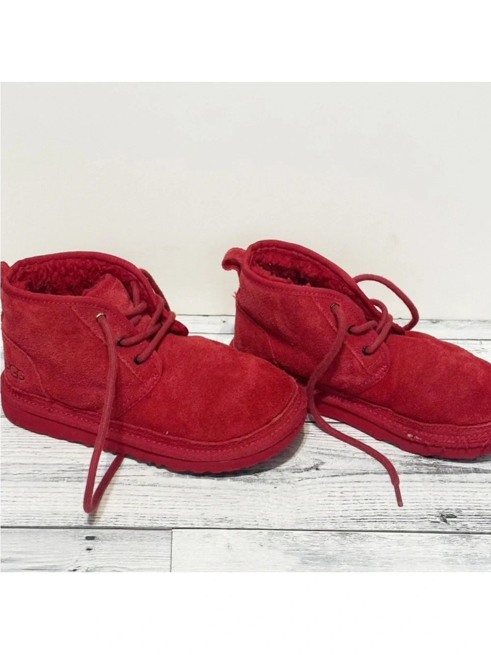 UGG Toddlers Neumel Boot Red Suede Size: 2